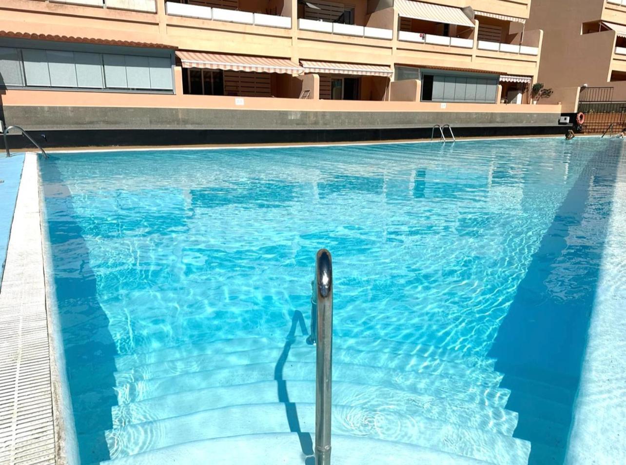 Los Cristianos Piscina Y Terraza Los Cristianos (Tenerife) Exterior foto