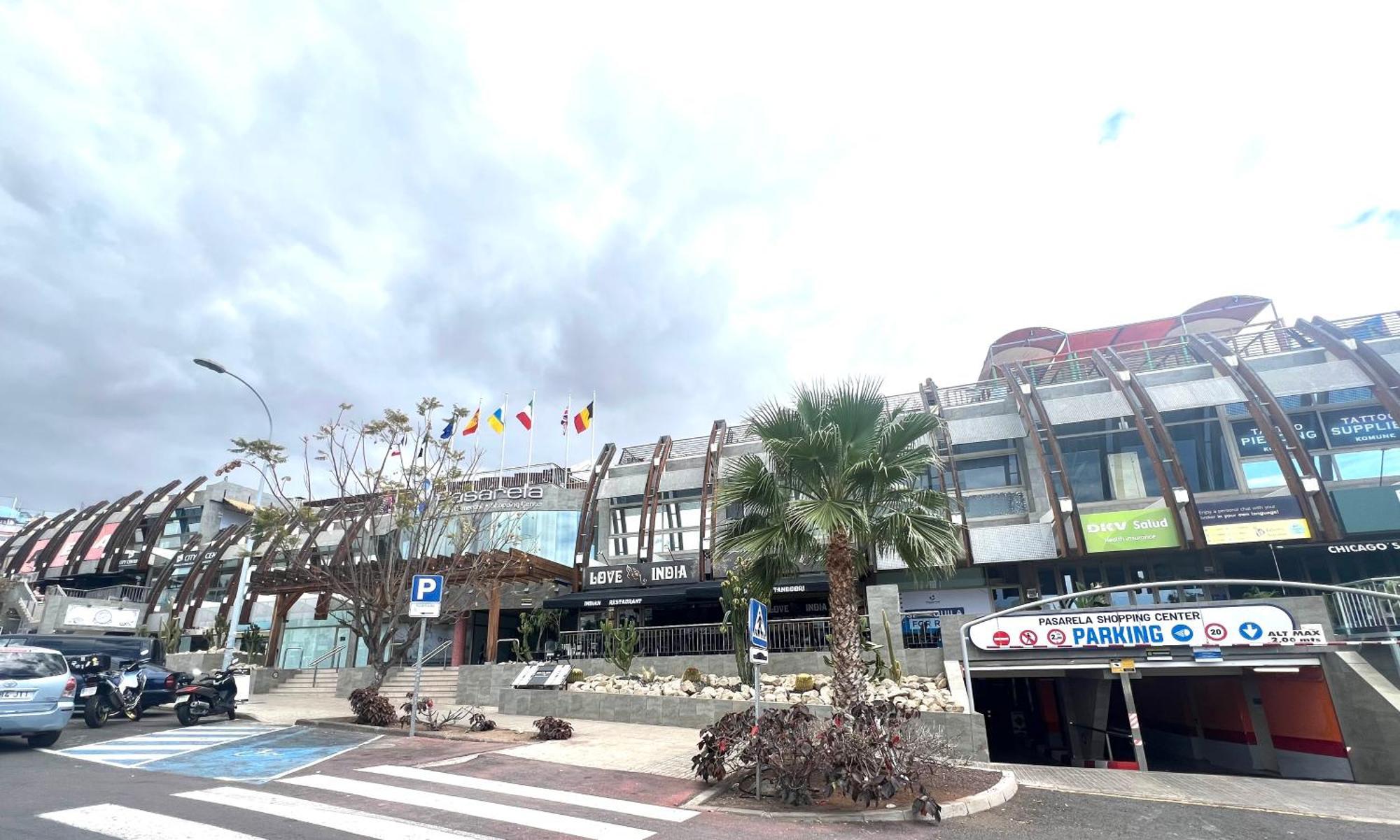 Los Cristianos Piscina Y Terraza Los Cristianos (Tenerife) Exterior foto