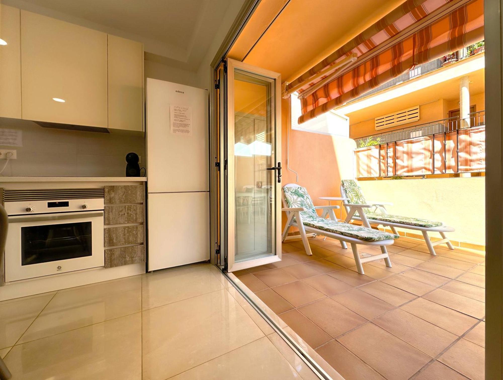 Los Cristianos Piscina Y Terraza Los Cristianos (Tenerife) Exterior foto